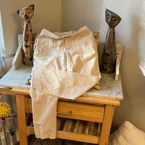 Stylish Vince Cream Pants Super Soft Light Weight Sz 4!! Fabulous!
